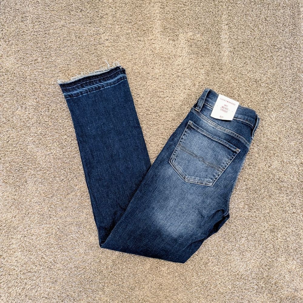 Women's Lucky Brand Sweet Mid Rise Straight Jean Size 4 NWT